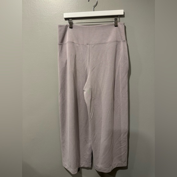 EUC Athleta Seasoft Wide Leg Pull on Crop Pant Size Large Tall - Picture 3 of 7